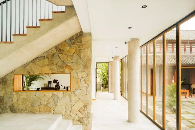 4 anh em về quê góp tiền xây biệt thự trên mảnh đất 700m2: Đủ làm nơi nghỉ hưu cho gia đình 11 người- Ảnh 3. 4 anh em về quê góp tiền xây biệt thự trên mảnh đất 700m2: Đủ làm nơi nghỉ hưu cho gia đình 11 người- Ảnh 3.