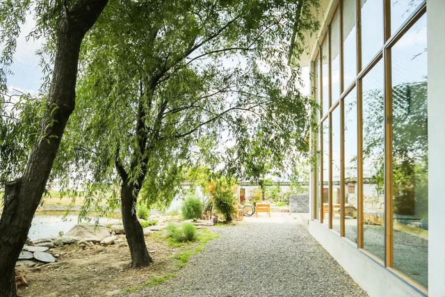 4 anh em về quê góp tiền xây biệt thự trên mảnh đất 700m2: Đủ làm nơi nghỉ hưu cho gia đình 11 người- Ảnh 2. 4 anh em về quê góp tiền xây biệt thự trên mảnh đất 700m2: Đủ làm nơi nghỉ hưu cho gia đình 11 người- Ảnh 2.