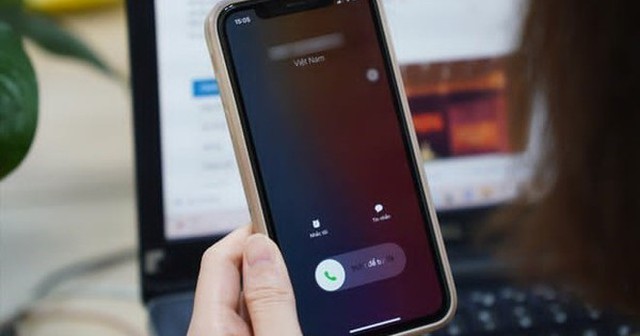 Nghe một cuộc điện thoại, nữ sinh 2006 làm theo hướng dẫn chuyển khoản 3 tỷ đồng thì phát hiện bất thường, lập tức ra công an trình báo Nghe một cuộc điện thoại, nữ sinh 2006 làm theo hướng dẫn chuyển khoản 3 tỷ đồng thì phát hiện bất thường, lập tức ra công an trình báo
