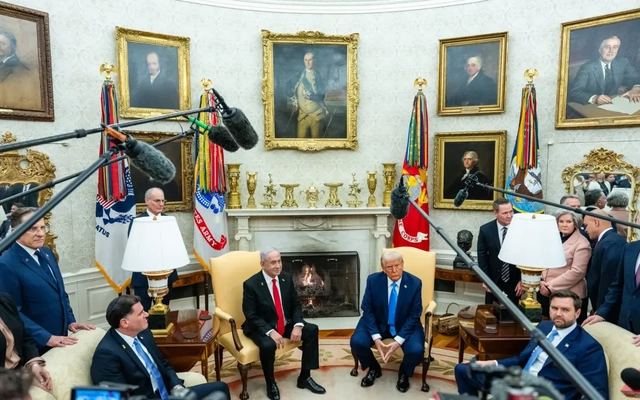 Tổng thống Mỹ Trump đón tiếp Thủ tướng Israel Netanyahu tại Nhà Trắng hồi tháng 2/2025. (Ảnh: NYT)
Tổng thống Mỹ Trump đón tiếp Thủ tướng Israel Netanyahu tại Nhà Trắng hồi tháng 2/2025. (Ảnh: NYT)