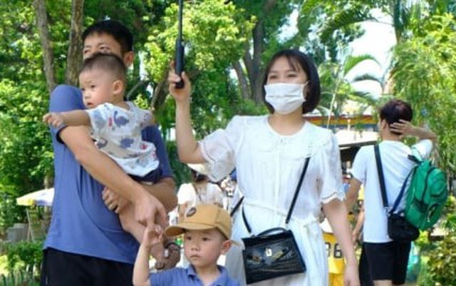 Bộ Chính trị yêu cầu có chính sách hỗ trợ phụ nữ sinh đủ hai con trước 35 tuổi Bộ Chính trị yêu cầu có chính sách hỗ trợ phụ nữ sinh đủ hai con trước 35 tuổi