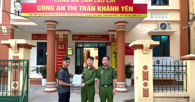 Trao trả số tiền cho ông Nguyễn Văn Ngọc. Trao trả số tiền cho ông Nguyễn Văn Ngọc.