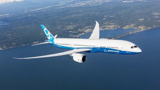 Tổng thống Trump thúc đẩy thỏa thuận lịch sử: 200 "chim sắt" huyền thoại của Boeing cất cánh