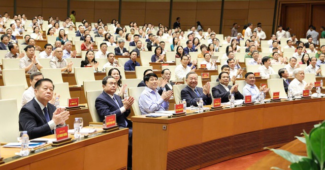 Hơn 1,5 triệu đại biểu tham dự Hội nghị toàn quốc quán triệt, triển khai Nghị quyết số 66 và Nghị quyết số 68 Hơn 1,5 triệu đại biểu tham dự Hội nghị toàn quốc quán triệt, triển khai Nghị quyết số 66 và Nghị quyết số 68
