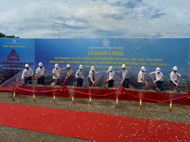 Đầu tư Hạ tầng Đông Sơn lên kế hoạch doanh thu 2025 xấp xỉ 700 tỷ đồng, trúng gói thầu giao thông nghìn tỷ tại Hà Nội Đầu tư Hạ tầng Đông Sơn lên kế hoạch doanh thu 2025 xấp xỉ 700 tỷ đồng, trúng gói thầu giao thông nghìn tỷ tại Hà Nội