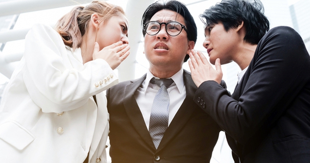 Chuyên gia tâm lý nói thẳng: 6 chủ đề “cấm kị” nơi công sở, dù đồng nghiệp có thân đến mấy cũng không thể chia sẻ kẻo tan tành sự nghiệp! Chuyên gia tâm lý nói thẳng: 6 chủ đề “cấm kị” nơi công sở, dù đồng nghiệp có thân đến mấy cũng không thể chia sẻ kẻo tan tành sự nghiệp!