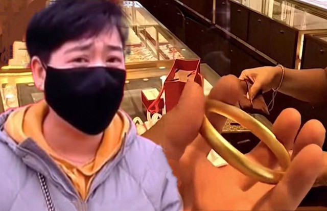 Người phụ nữ chi 61 triệu đồng mua vòng vàng, 2 năm sau đem bán thì phát hiện hàng giả, cửa hàng thách thức: "Chị thích kiện thì cứ kiện" Người phụ nữ chi 61 triệu đồng mua vòng vàng, 2 năm sau đem bán thì phát hiện hàng giả, cửa hàng thách thức: "Chị thích kiện thì cứ kiện"