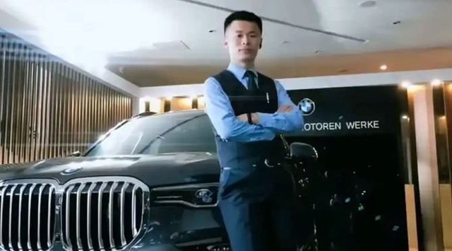 Đỉnh cao bán hàng: Chàng trai bán được gần 300 chiếc BMW trong một năm, có tháng thu nhập hơn 600 triệu đồng Đỉnh cao bán hàng: Chàng trai bán được gần 300 chiếc BMW trong một năm, có tháng thu nhập hơn 600 triệu đồng