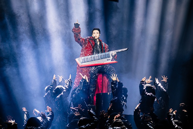 SOOBIN cho biết thế nào là toàn năng: Chơi nhạc cụ, đu dây, nhảy vinahouse đều "bung xoã" trong concert đầu tiên của sự nghiệp! SOOBIN cho biết thế nào là toàn năng: Chơi nhạc cụ, đu dây, nhảy vinahouse đều "bung xoã" trong concert đầu tiên của sự nghiệp!