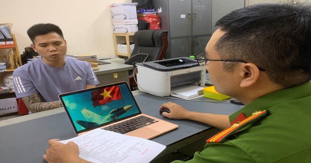 Đối tượng Nguyễn Quốc Hùng khai nhận hành vi phạm tội tại Cơ quan Cảnh sát điều tra Đối tượng Nguyễn Quốc Hùng khai nhận hành vi phạm tội tại Cơ quan Cảnh sát điều tra