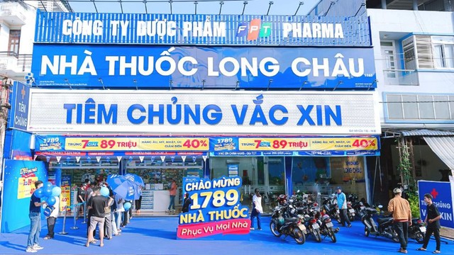 Chuỗi Long Châu tăng tốc “chóng mặt”: Bình quân mỗi ngày mở thêm 1 cửa hàng từ đầu năm Chuỗi Long Châu tăng tốc “chóng mặt”: Bình quân mỗi ngày mở thêm 1 cửa hàng từ đầu năm