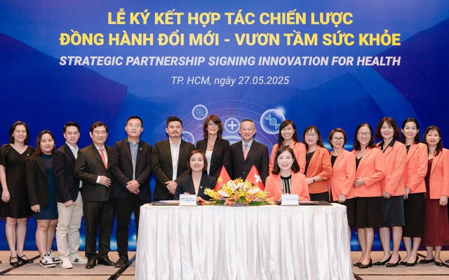 FPT Long Châu và Novartis bắt tay chiến lược vì tương lai khỏe mạnh FPT Long Châu và Novartis bắt tay chiến lược vì tương lai khỏe mạnh