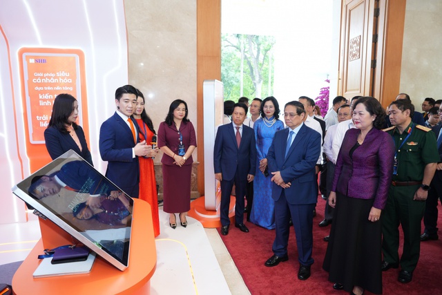Thủ tướng mong ngành ngân hàng 'mở lòng ra một chút nữa', giảm thêm lãi suất cho gói tín dụng 500.000 tỷ- Ảnh 3. Thủ tướng mong ngành ngân hàng 'mở lòng ra một chút nữa', giảm thêm lãi suất cho gói tín dụng 500.000 tỷ- Ảnh 3.