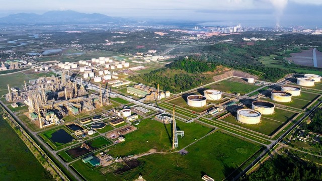 Doanh nghiệp Việt sản xuất nhiên liệu đặc chủng cho máy bay phản lực, tàu ngầm Doanh nghiệp Việt sản xuất nhiên liệu đặc chủng cho máy bay phản lực, tàu ngầm