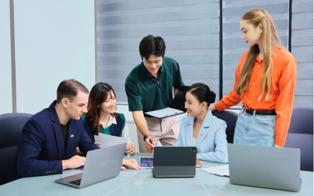Cuộc đua phổ cập AI trong doanh nghiệp Việt Cuộc đua phổ cập AI trong doanh nghiệp Việt