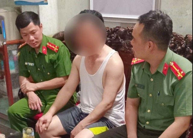 Người đàn ông đến ngân hàng yêu cầu chuyển 1,8 tỷ đồng, nhân viên thấy bất thường liền báo Công an Cao Bằng ngăn chặn thành công vụ lừa đảo Người đàn ông đến ngân hàng yêu cầu chuyển 1,8 tỷ đồng, nhân viên thấy bất thường liền báo Công an Cao Bằng ngăn chặn thành công vụ lừa đảo