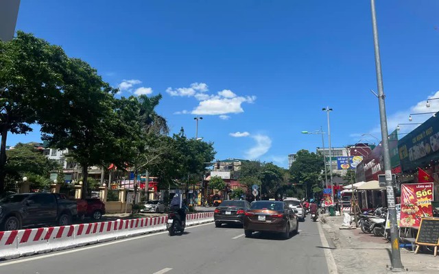 Hà Nội trưa 1/6 nóng tới 39 độ C - nhiệt độ cao nhất từ đầu mùa Hà Nội trưa 1/6 nóng tới 39 độ C - nhiệt độ cao nhất từ đầu mùa