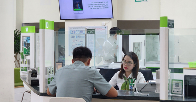 Sắp có thay đổi lớn khi rút tiền tại quầy giao dịch ngân hàng Sắp có thay đổi lớn khi rút tiền tại quầy giao dịch ngân hàng