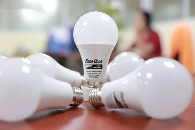 Huyền thoại hàng tiêu dùng Việt gặp khó vì 'đại hồng thủy' hàng Trung Quốc, vẫn trả cổ tức tiền mặt 50%, một 'người quen' ra tay cứu giúp Huyền thoại hàng tiêu dùng Việt gặp khó vì 'đại hồng thủy' hàng Trung Quốc, vẫn trả cổ tức tiền mặt 50%, một 'người quen' ra tay cứu giúp