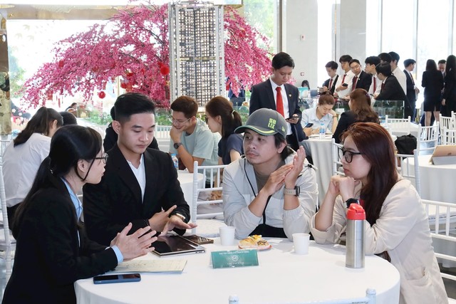Là địa bàn quy tụ hơn 45.000 chuyên gia và quản lý cấp cao nhưng khu vực này hiếm sản phẩm căn hộ cao cấp chào bán Là địa bàn quy tụ hơn 45.000 chuyên gia và quản lý cấp cao nhưng khu vực này hiếm sản phẩm căn hộ cao cấp chào bán