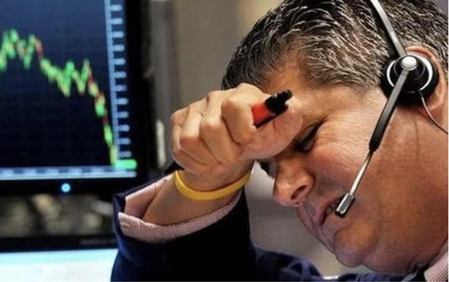 Phiên 5/6: Khối ngoại tiếp tục bán ròng gần 500 tỷ đồng, cổ phiếu nào bị "xả" mạnh nhất?