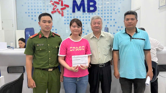 Chuyển 100 triệu đồng vào tài khoản không hoạt động, người phụ nữ lập tức báo công an, phát hiện chủ tài khoản đang ở nước ngoài Chuyển 100 triệu đồng vào tài khoản không hoạt động, người phụ nữ lập tức báo công an, phát hiện chủ tài khoản đang ở nước ngoài