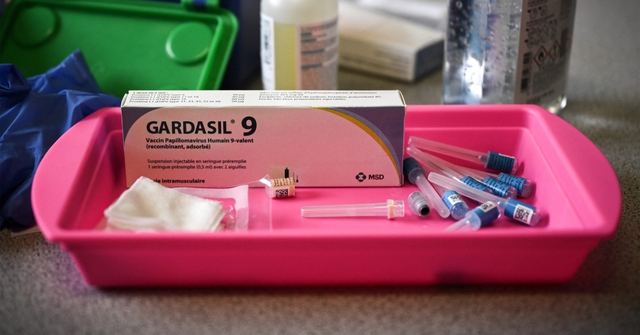 Vắc xin HPV-2, HPV-4, HPV-9 khác nhau chỗ nào? Nữ giới tiêm loại nào là tốt nhất? Vắc xin HPV-2, HPV-4, HPV-9 khác nhau chỗ nào? Nữ giới tiêm loại nào là tốt nhất?