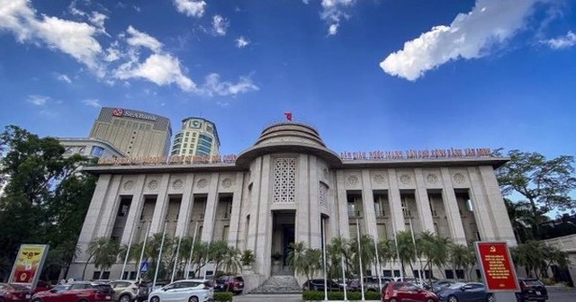 Ngân hàng Nhà nước ế vốn trên thị trường mở, tỷ giá đi ngược xu hướng thế giới vì VND dư thừa? Ngân hàng Nhà nước ế vốn trên thị trường mở, tỷ giá đi ngược xu hướng thế giới vì VND dư thừa?