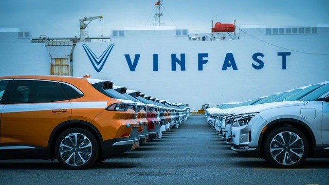 Công bố doanh số tăng trưởng 3 chữ số, cổ phiếu Vinfast tăng "bốc đầu" trên sàn Nasdaq Công bố doanh số tăng trưởng 3 chữ số, cổ phiếu Vinfast tăng "bốc đầu" trên sàn Nasdaq