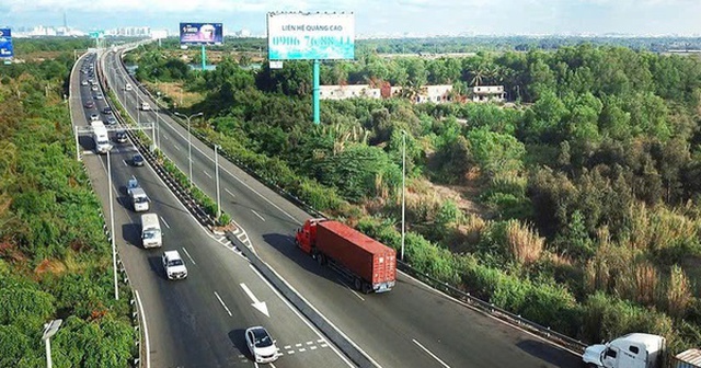 Sắp có đường cao tốc 18.000 tỉ đồng nối Đồng Nai với Lâm Đồng, sẽ xây 7 cầu trên tuyến đường ngang và 30 hầm chui dân sinh Sắp có đường cao tốc 18.000 tỉ đồng nối Đồng Nai với Lâm Đồng, sẽ xây 7 cầu trên tuyến đường ngang và 30 hầm chui dân sinh