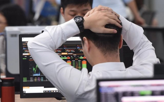 Một công ty bị xử phạt gần 800 triệu với loạt vi phạm CBTT và sử dụng vốn Một công ty bị xử phạt gần 800 triệu với loạt vi phạm CBTT và sử dụng vốn
