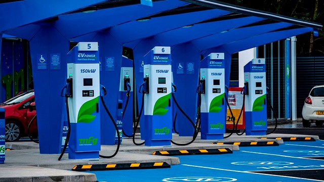 Hà Nội hướng tới việc cấm xe xăng vào vành đai, doanh nghiệp niêm yết nào hưởng lợi?