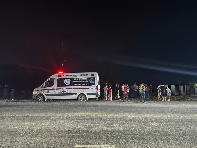 Ô tô rơi xuống sông sau tai nạn liên hoàn: Tìm thấy thi thể nạn nhân cuối cùng- Ảnh 6.