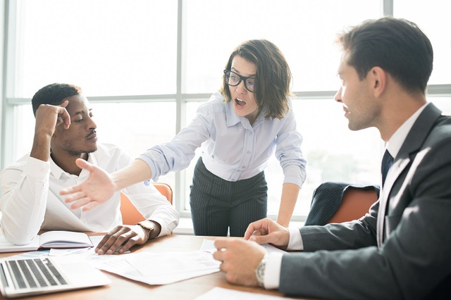 1 thói quen EQ thấp nhiều người mắc, vô tình hủy hoại dần các mối quan hệ mà không hay biết- Ảnh 1. 1 thói quen EQ thấp nhiều người mắc, vô tình hủy hoại dần các mối quan hệ mà không hay biết- Ảnh 1.
