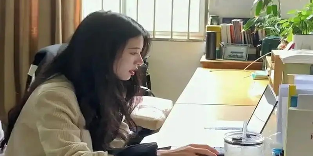 Nữ kế toán cố tình làm giả lệnh chuyển khoản 6 tỷ đồng cho sếp duyệt nhưng được sếp khen và trúng lớn- Ảnh 1.