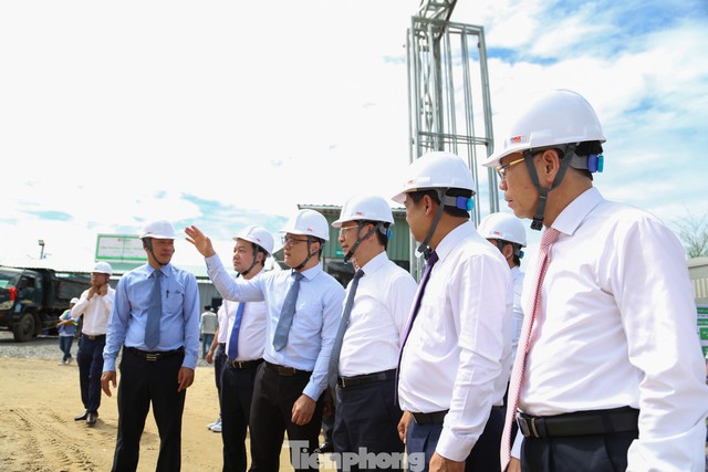 Đà Nẵng khởi động phòng thí nghiệm vi mạch bán dẫn công suất 10 triệu sản phẩm/năm- Ảnh 5. Đà Nẵng khởi động phòng thí nghiệm vi mạch bán dẫn công suất 10 triệu sản phẩm/năm- Ảnh 5.