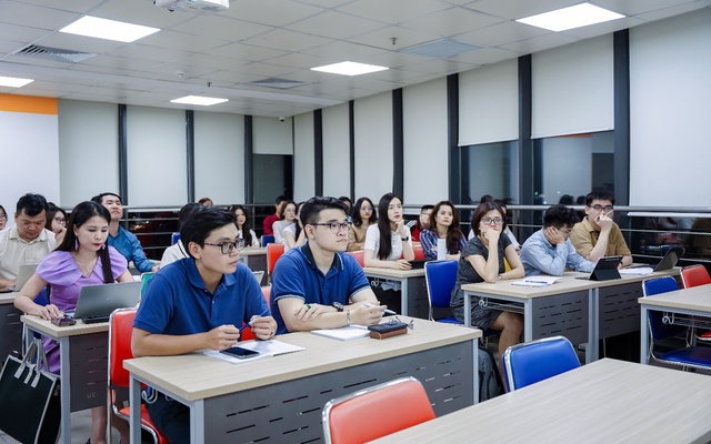 UEF đào tạo chương trình thạc sĩ, chú trọng ứng dụng cho học viên