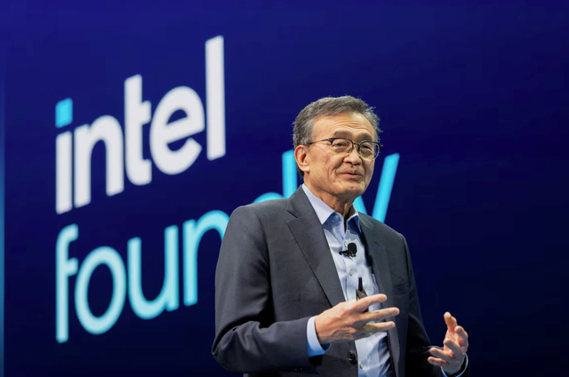 Intel đánh liều làm 1 thứ chưa từng có trong lịch sử Intel đánh liều làm 1 thứ chưa từng có trong lịch sử
