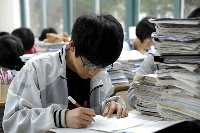 Nam sinh học đại học nhưng lại có bằng trung cấp, chưa từng vay vẫn bị ngân hàng báo nợ 2,9 tỷ đồng: Nguyên nhân không ai ngờ