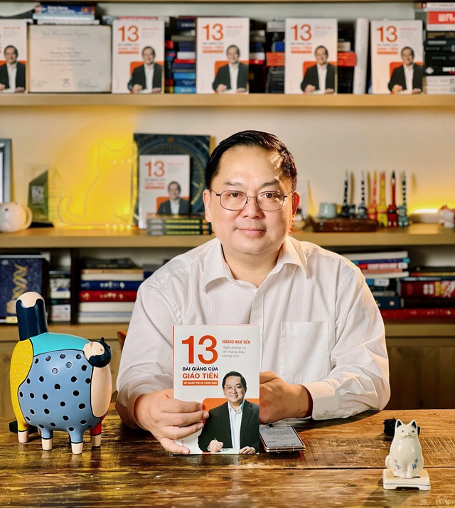 Ông Hoàng Nam Tiến: "Đừng chỉ mong lãnh đạo người khác nếu chưa làm được điều này"- Ảnh 2. Ông Hoàng Nam Tiến: "Đừng chỉ mong lãnh đạo người khác nếu chưa làm được điều này"- Ảnh 2.