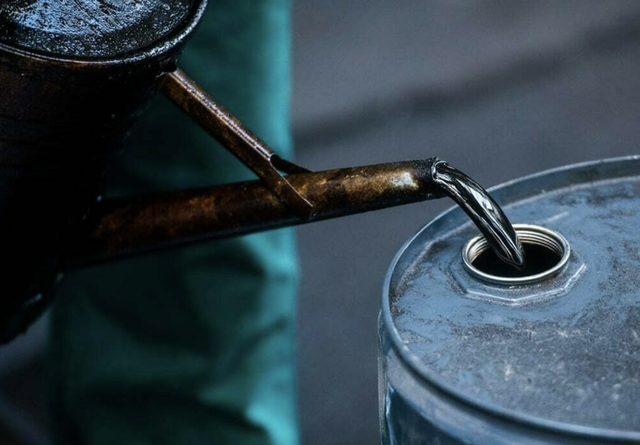 Khẳng định vẫn mua dầu Nga, một tập đoàn lớn của Ấn Độ vừa có bước đi 'vẹn đôi đường': Sắp nhận 10 triệu thùng dầu từ Mỹ- Ảnh 1.