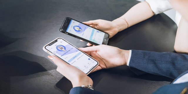 Chỉ 10 giây, mất quyền kiểm soát điện thoại, xác thực vân tay, khuôn mặt bị vô hiệu, mất sạch tiền trong tài khoản bởi chiêu lừa đảo tinh vi- Ảnh 1.