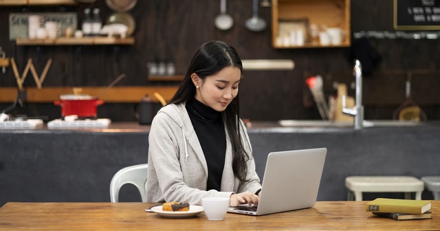 Nhân viên sale U35 bị sa thải, nhận bồi thường 730 triệu đồng, 2 tháng sau công ty mời quay lại, thăng chức, tăng lương 11 triệu đồng: Lí do gây sững sờ- Ảnh 1.