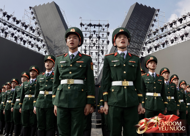 Tuyệt đối điện ảnh: Đội hình từng duyệt binh tại Matxcơva luyện tập cho concert Quốc gia tại Mỹ Đình