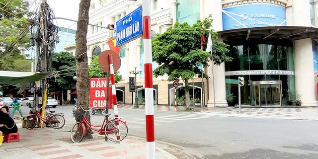 Hiện tượng bất thường xảy ra ở số nhà 4 tại phố Phạm Ngũ Lão- Ảnh 1. Hiện tượng bất thường xảy ra ở số nhà 4 tại phố Phạm Ngũ Lão- Ảnh 1.