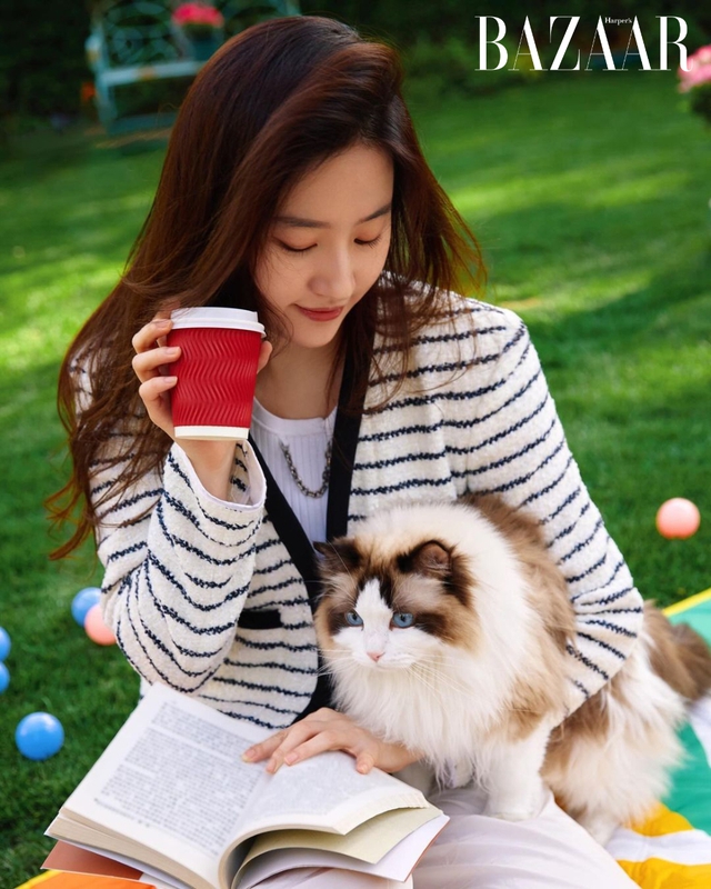 Mỹ nhân bị thời gian “chối bỏ”, giàu khủng nhưng chỉ sống độc thân trong biệt thự cao cấp 16.700m², tìm khắp Trung Quốc cũng hiếm thấy ai như vậy- Ảnh 7.