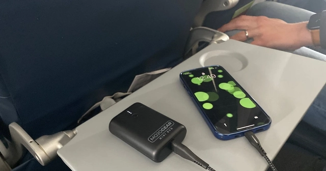 Cấm dùng pin sạc dự phòng trên máy bay Vietnam Airlines