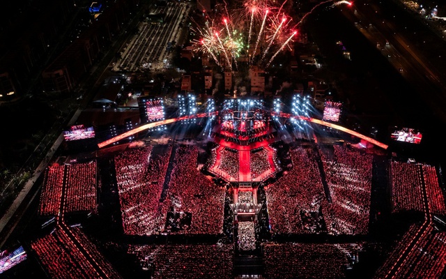 Hàng vạn khán giả hòa nhịp tại The Global City trong Anh Trai Vượt Ngàn Chông Gai