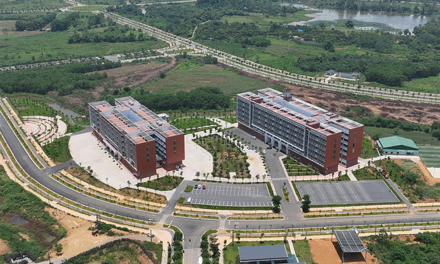 Không phải FTU, NEU, đây mới là đại học TOP 1 Việt Nam năm 2026: Khuôn viên rộng gấp 5 lần phường Hoàn Kiếm, gấp 42 lần ĐH Bách Khoa Hà Nội - Ảnh 2.