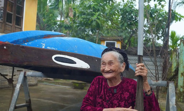 Cuộc sống hiện tại của người chèo đò ở Hội An trở thành “cụ bà đẹp nhất thế giới” sau một khoảnh khắc- Ảnh 8.